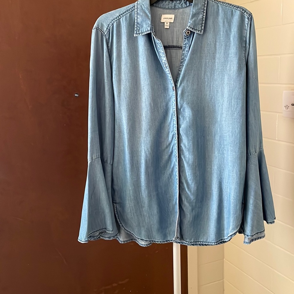 Chambray denim’s shirt, bell sleeves, boutique, bought size medium